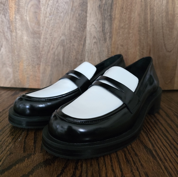 Stuart Weitzman Palmer Black and White Loafers - Picture 2 of 7